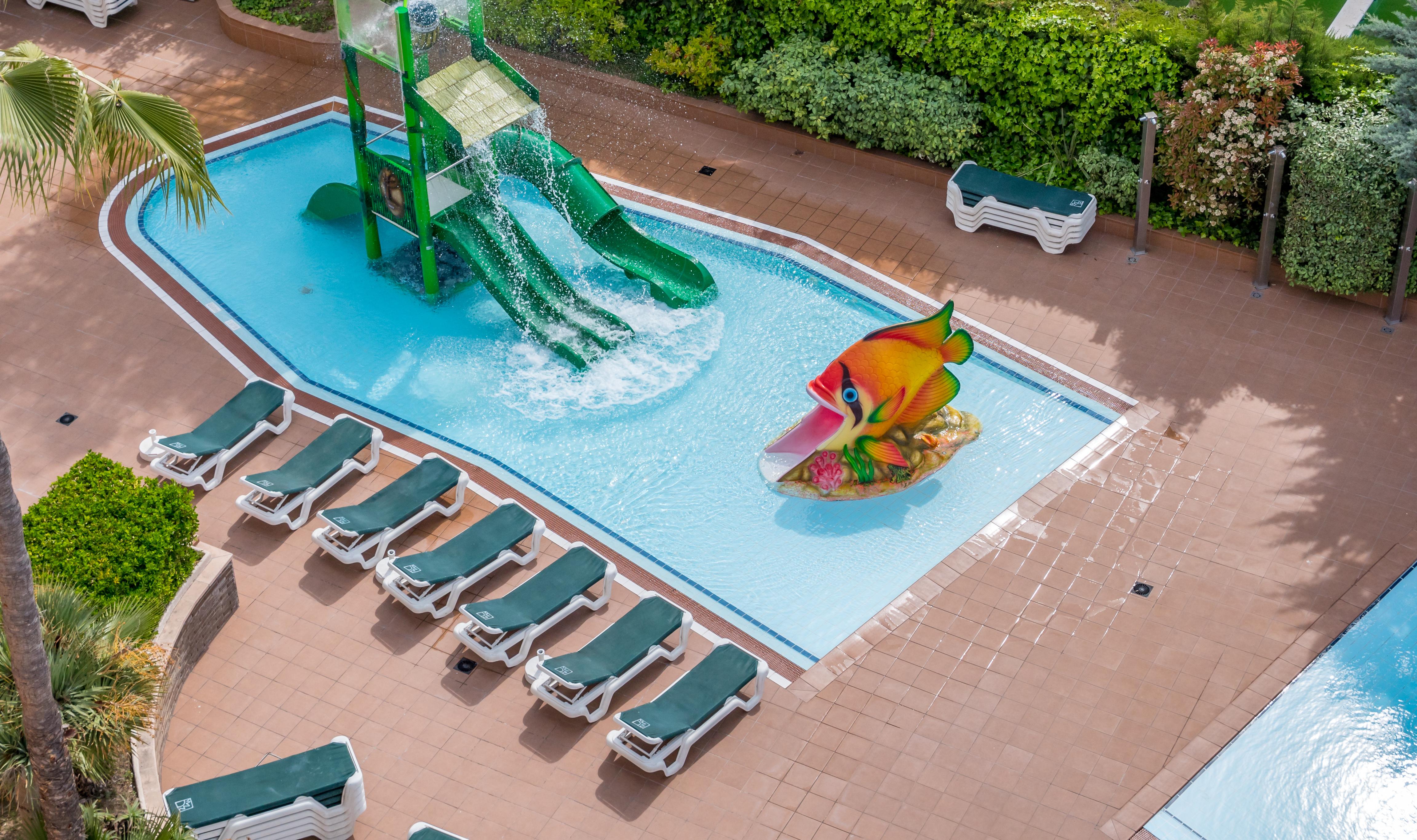 Golden Avenida Family Suites 4* サロウ エクステリア 写真