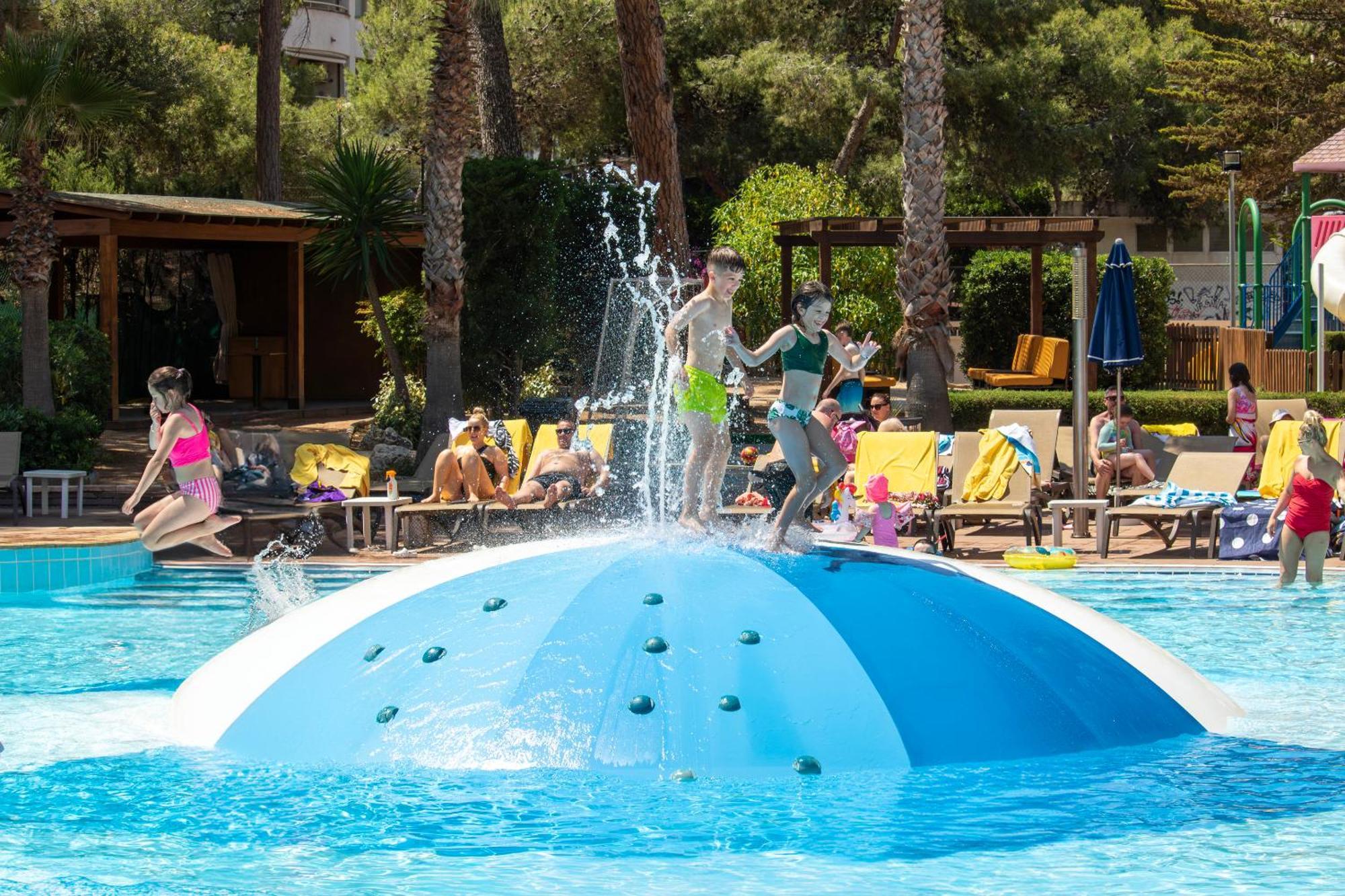 Golden Avenida Family Suites 4* サロウ エクステリア 写真