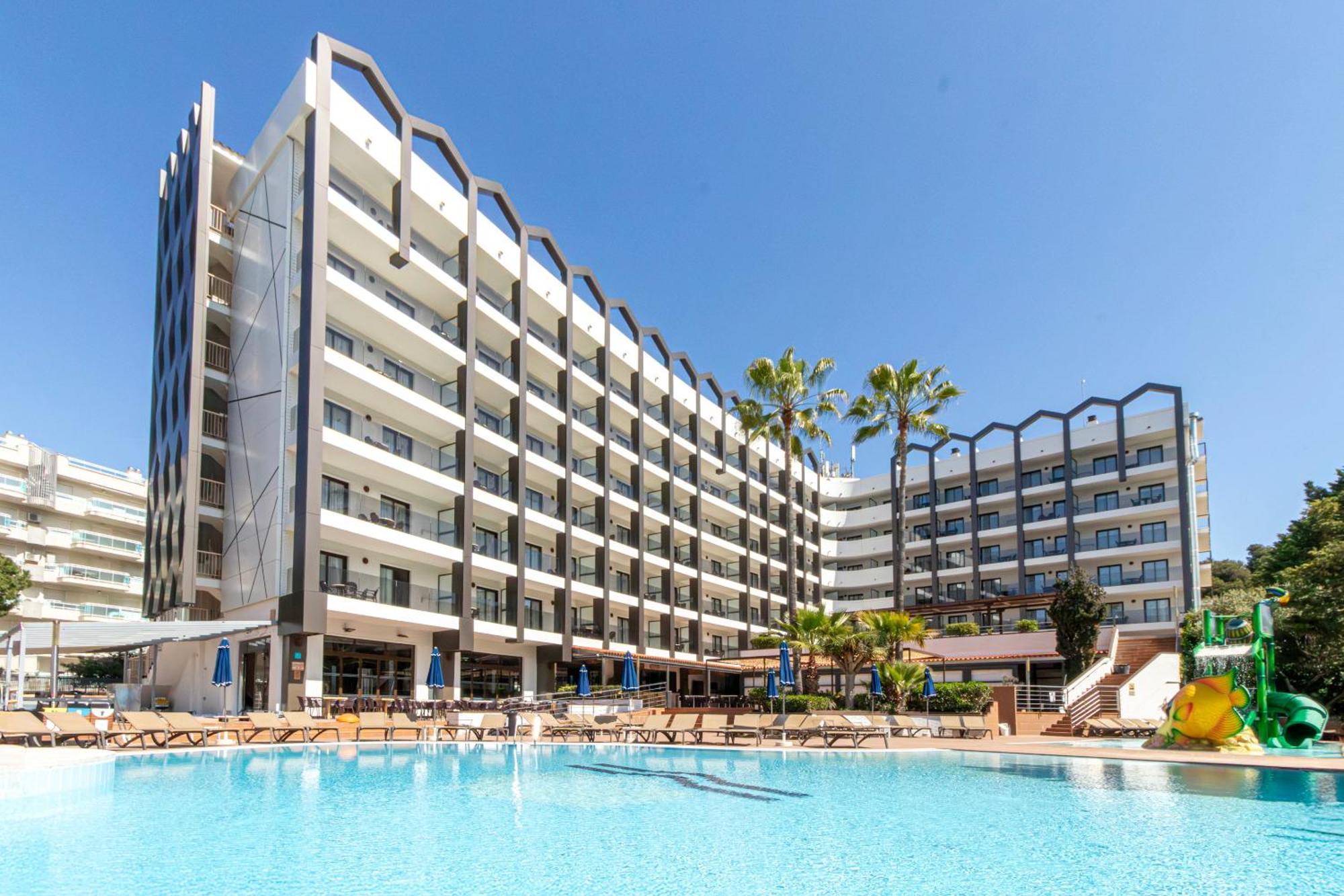 Golden Avenida Family Suites 4* サロウ エクステリア 写真